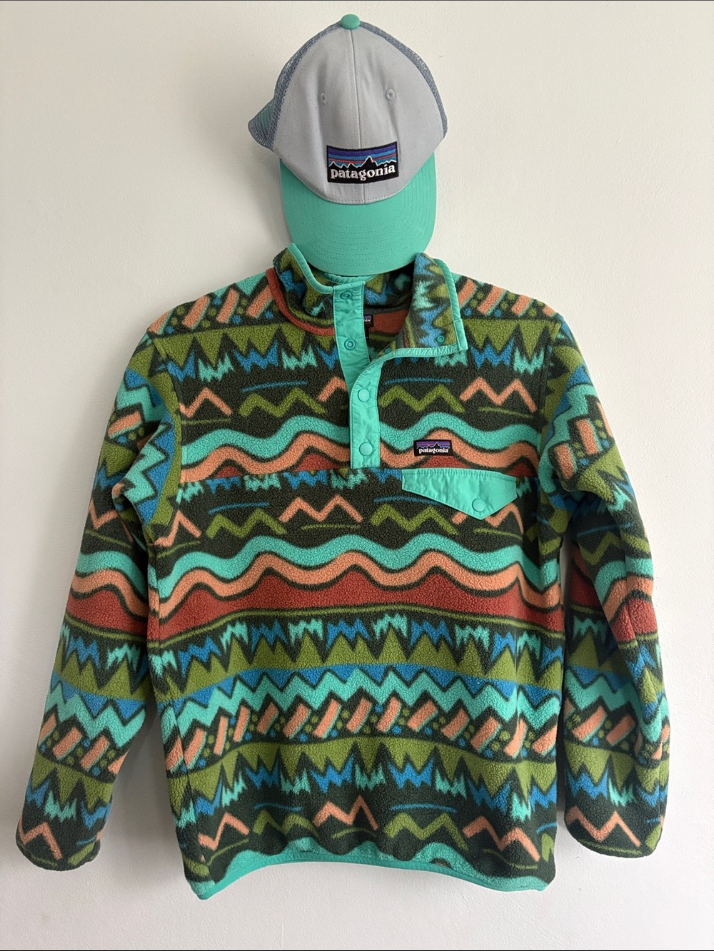Patagonia fleece Synchilla T snap pullover and matching hat.